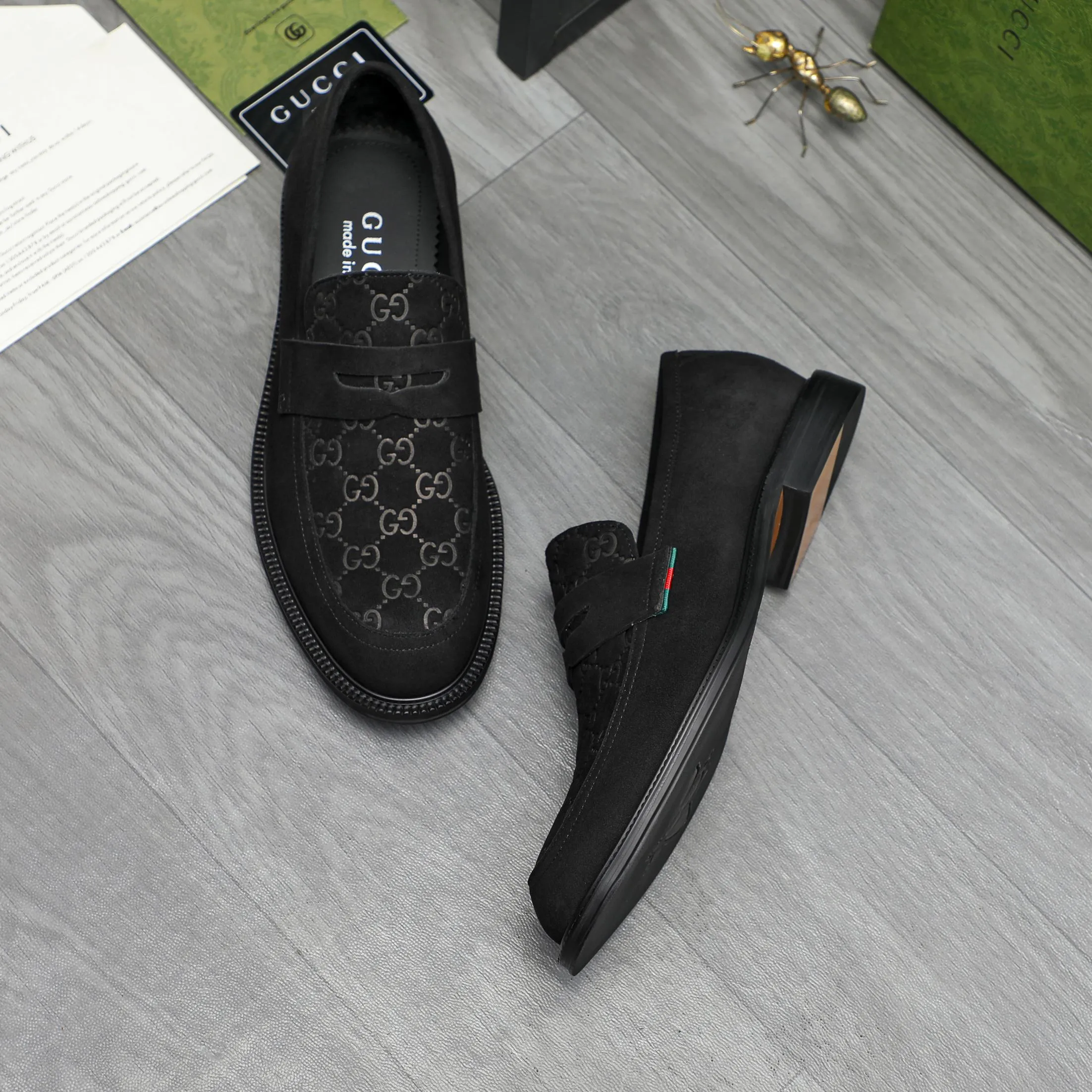 Men's shoes 💰p500 Product trademark: GUCCI "Gucci" business slip-on leather shoes Regular size: 38-46 (38.45.46 custom-made, non-returnable) Product materials: Selected frosted cowhide embossed upper, cowhide lining, original rubber outsole